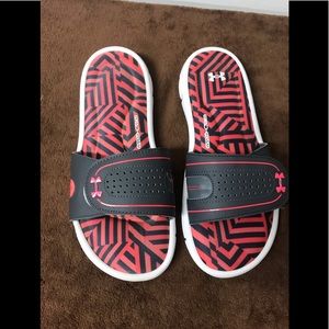 Under Armour foam unisex slide size 8